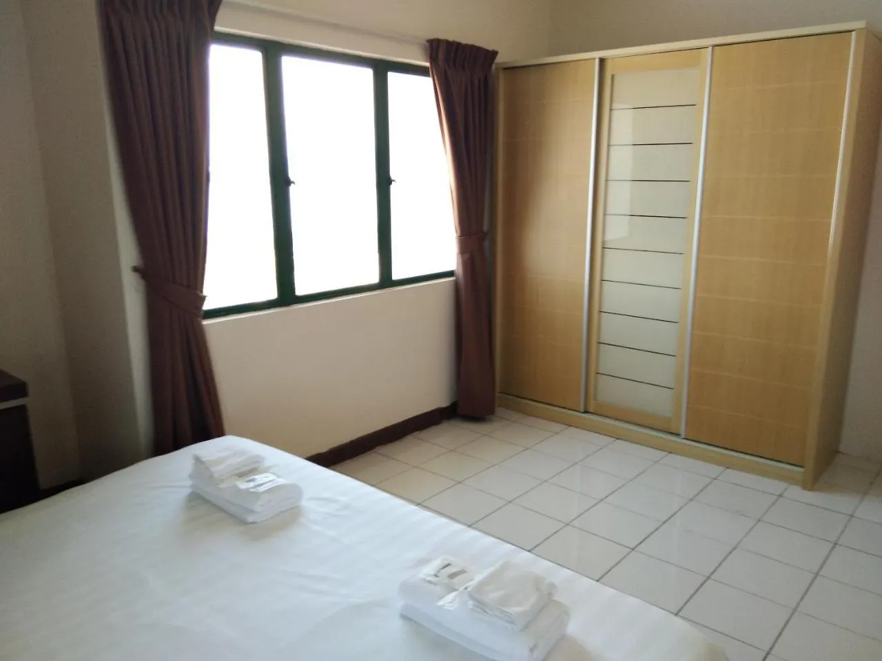 Likas Deluxe 3 Bedroom Apartment 0*,