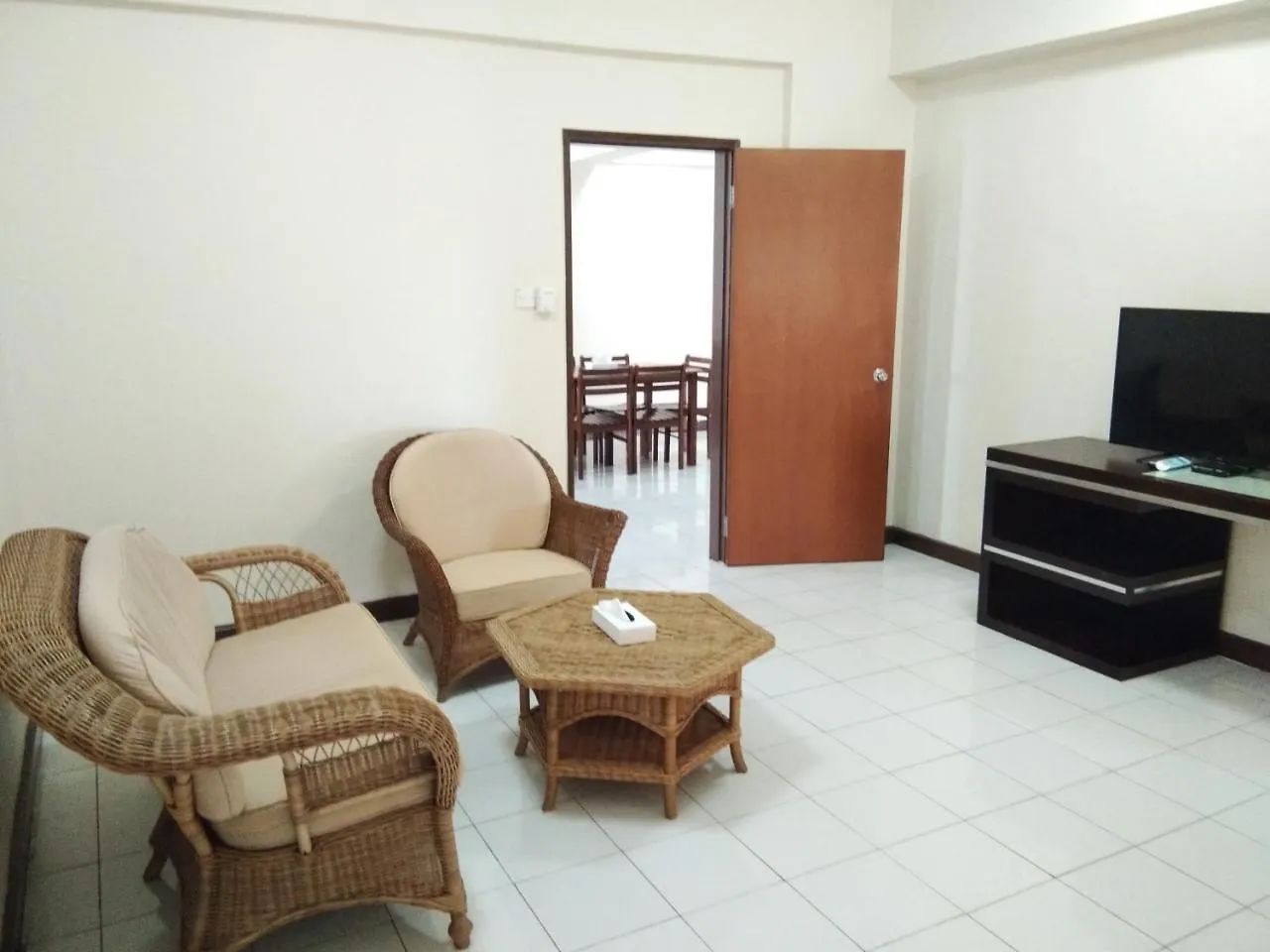 Likas Deluxe 3 Bedroom Apartment location
