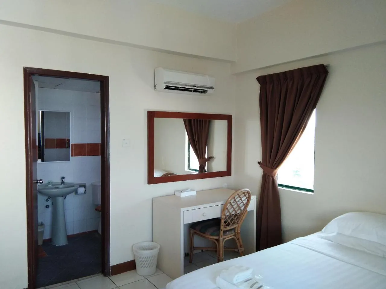 Likas Deluxe 3 Bedroom Apartment