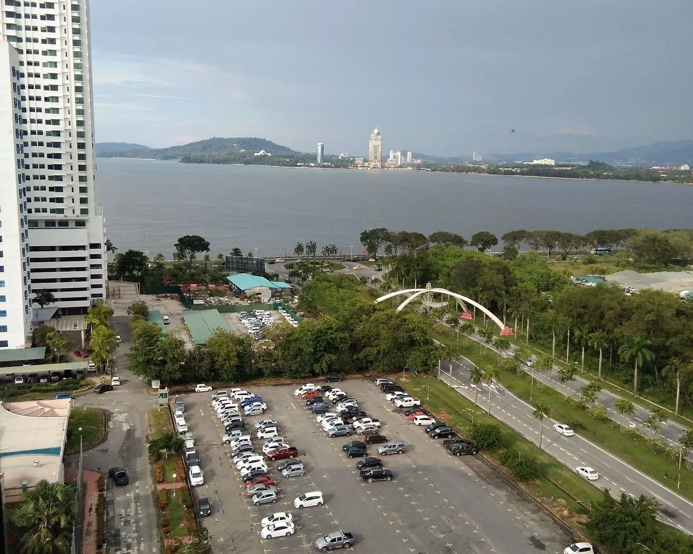 Likas Deluxe 3 Bedroom Apartment